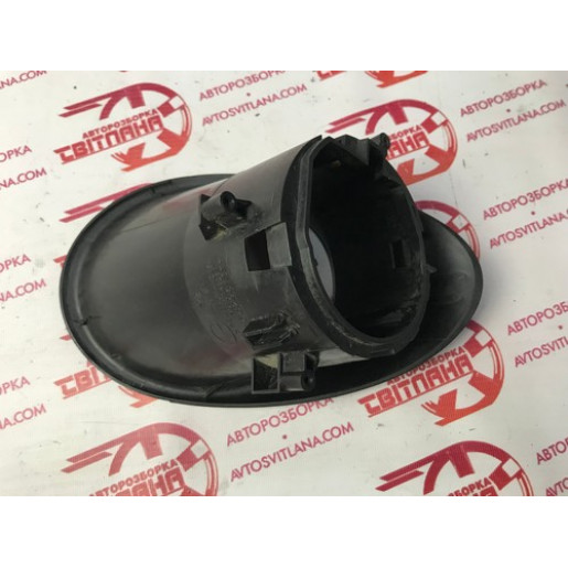Рамка противотуманки правая Peugeot Partner B9 2008- 9682967277